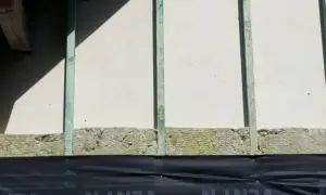 Jaka wełna na elewacje drewniane? Wybierz najlepszą izolację bez błędów!
