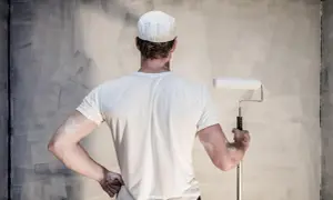 Kiedy malować tynk mineralny? Uniknij błędów i zniszczenia powierzchni!